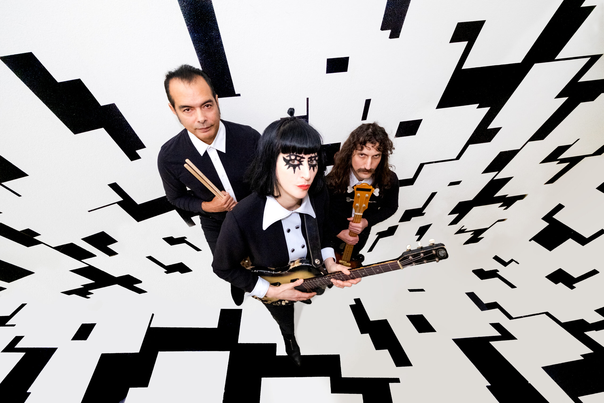 The Jackets + The Let's Go's + Red Smoke Cadillac • La Souris Verte la souris verte agenda 2025 thejackets 1 web square by chico heubeck 547